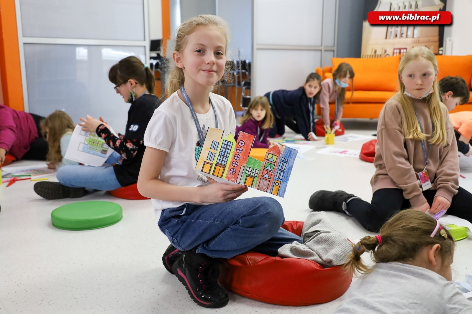Zdjęcie w galerii na portalu naszraciborz.pl: Zajęcia o architekturze rozpoczęły Kulturalne Ferie z Biblioteką wiadomości z regionu