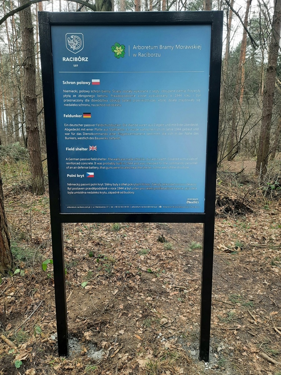 Zdjęcie w galerii na portalu naszraciborz.pl: Pamiątki militarne przy lesie Obora oznakowane wiadomości z regionu