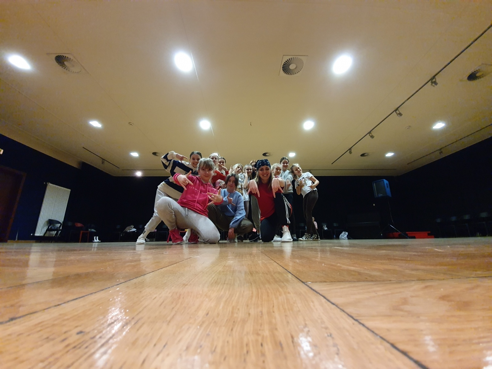 Zdjęcie w galerii na portalu naszraciborz.pl: Rzeźba, krosno i taniec. Ferie z RCK wiadomości z regionu