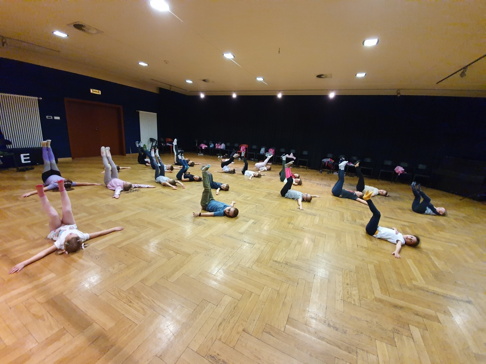 Zdjęcie w galerii na portalu naszraciborz.pl: Rzeźba, krosno i taniec. Ferie z RCK wiadomości z regionu