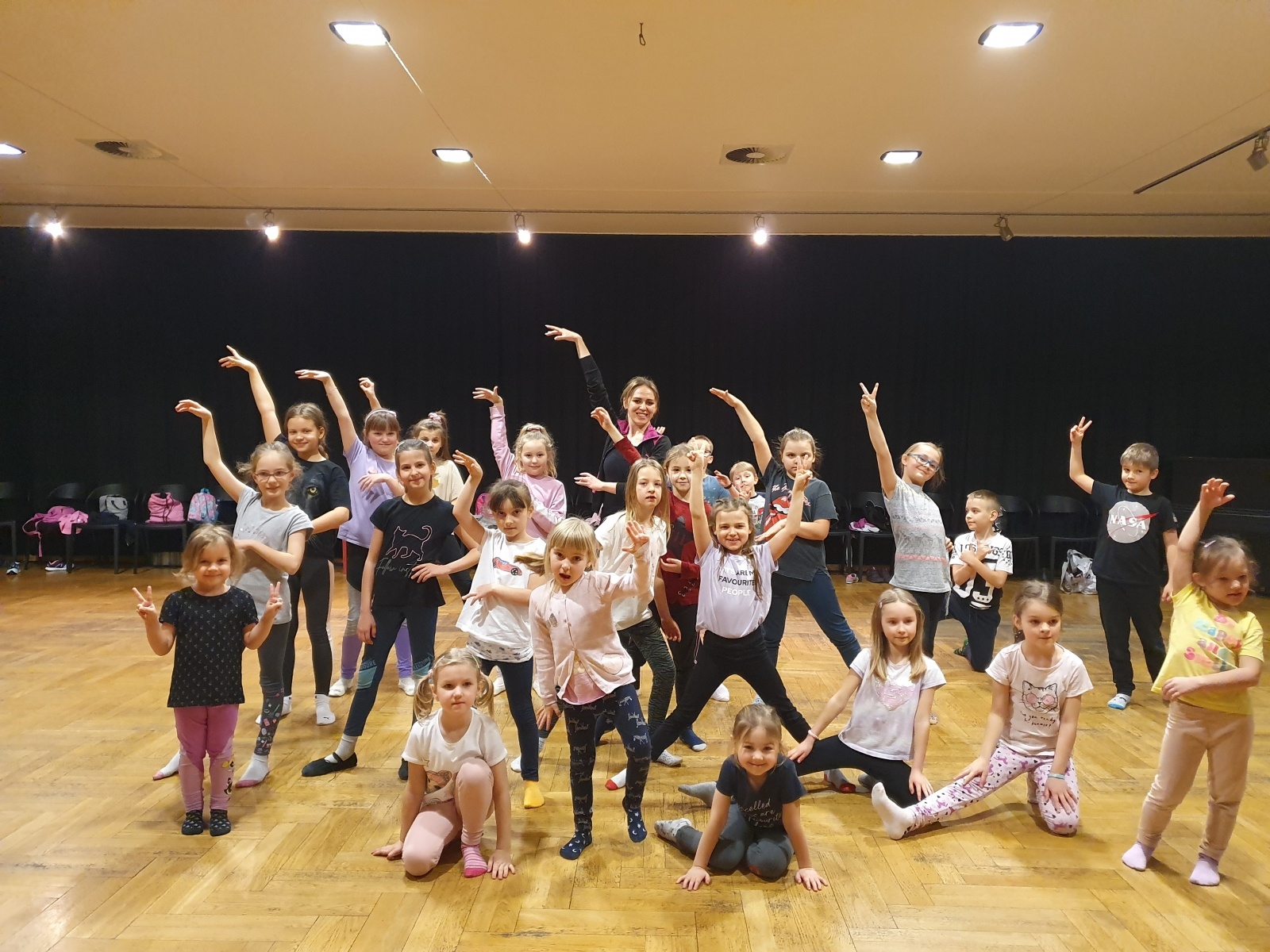 Zdjęcie w galerii na portalu naszraciborz.pl: Rzeźba, krosno i taniec. Ferie z RCK wiadomości z regionu