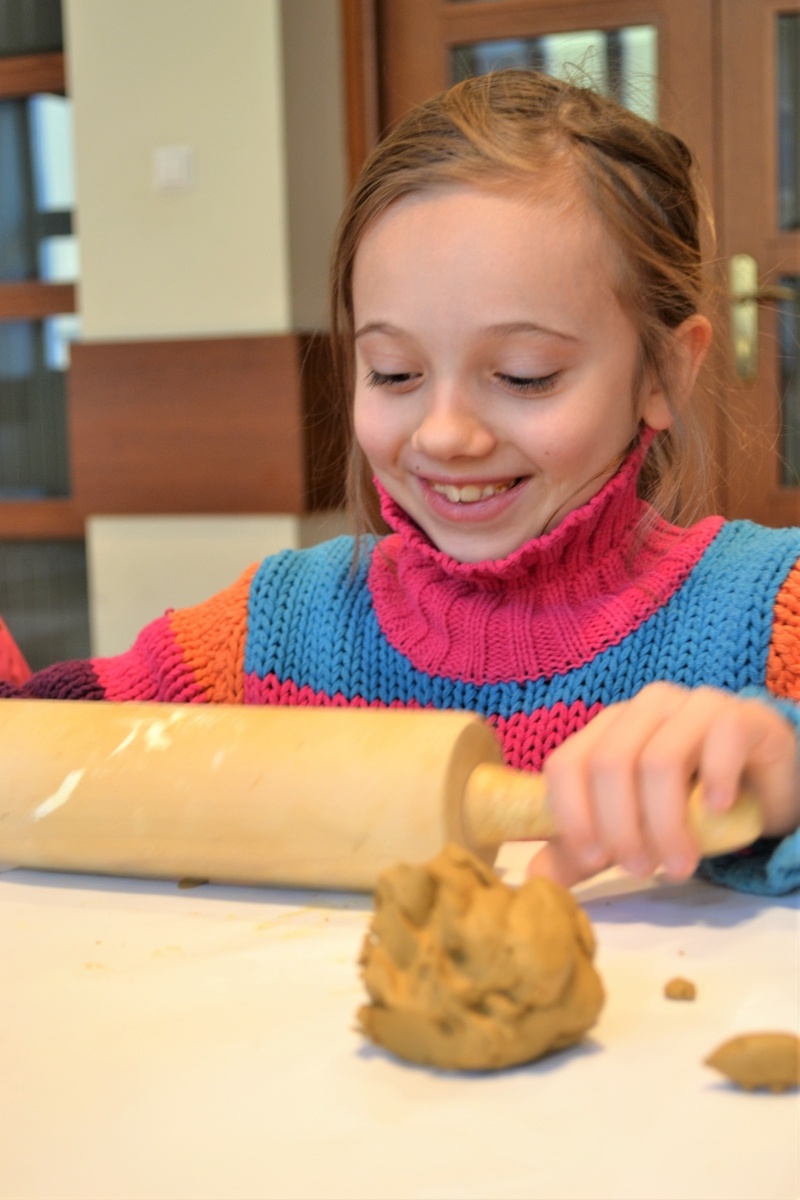 Zdjęcie w galerii na portalu naszraciborz.pl: Rzeźba, krosno i taniec. Ferie z RCK wiadomości z regionu