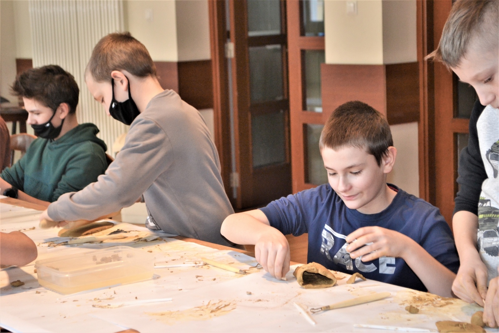 Zdjęcie w galerii na portalu naszraciborz.pl: Rzeźba, krosno i taniec. Ferie z RCK wiadomości z regionu