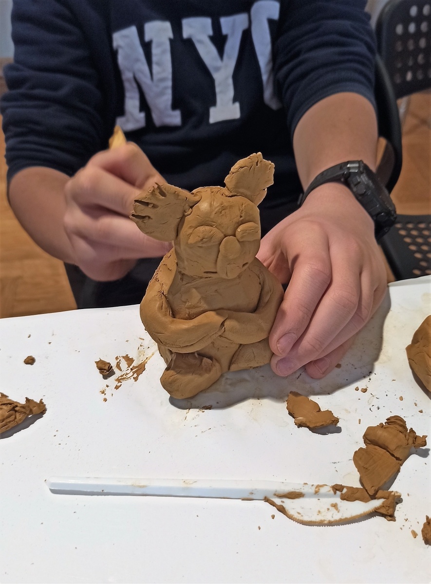 Zdjęcie w galerii na portalu naszraciborz.pl: Rzeźba, krosno i taniec. Ferie z RCK wiadomości z regionu