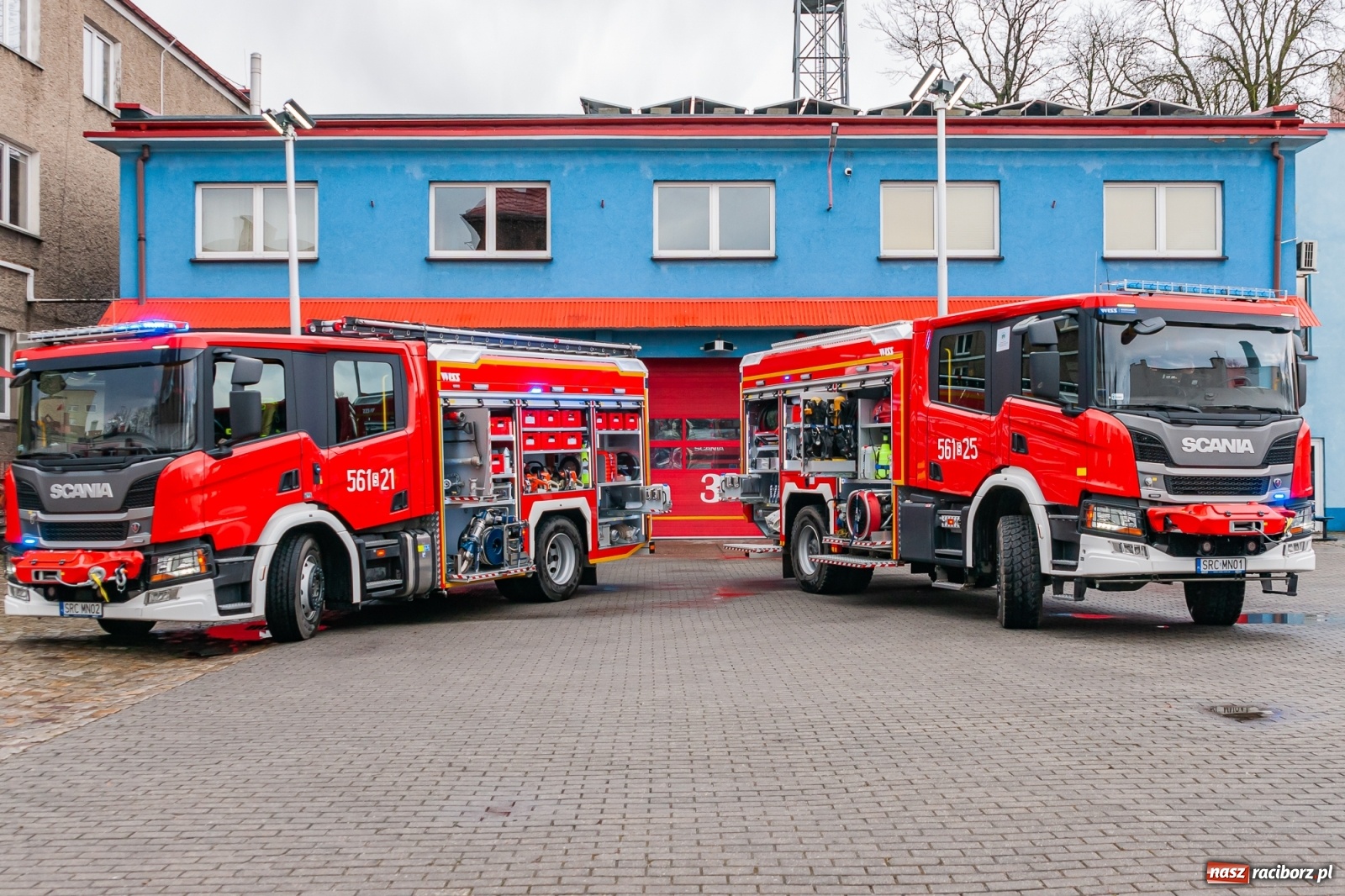 Zdjęcie w galerii na portalu naszraciborz.pl: Raciborscy strażacy pochwalili się nowymi wozami bojowymi [FOTO i WIDEO] wiadomości z regionu