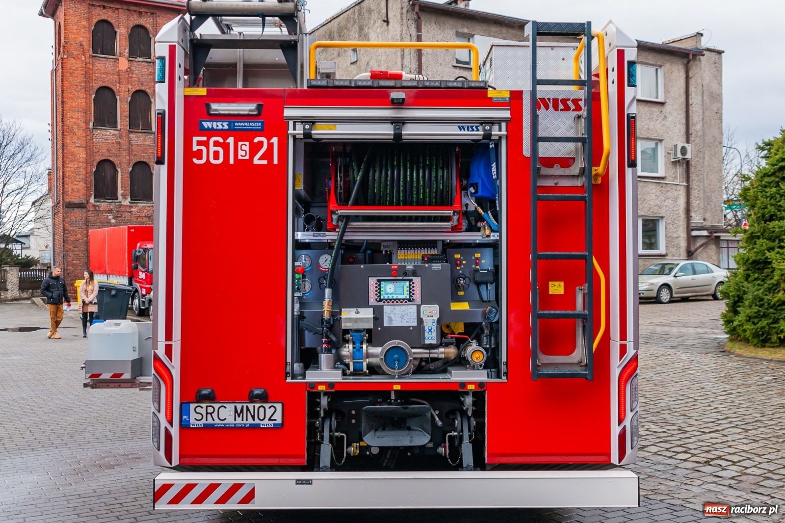 Zdjęcie w galerii na portalu naszraciborz.pl: Raciborscy strażacy pochwalili się nowymi wozami bojowymi [FOTO i WIDEO] wiadomości z regionu