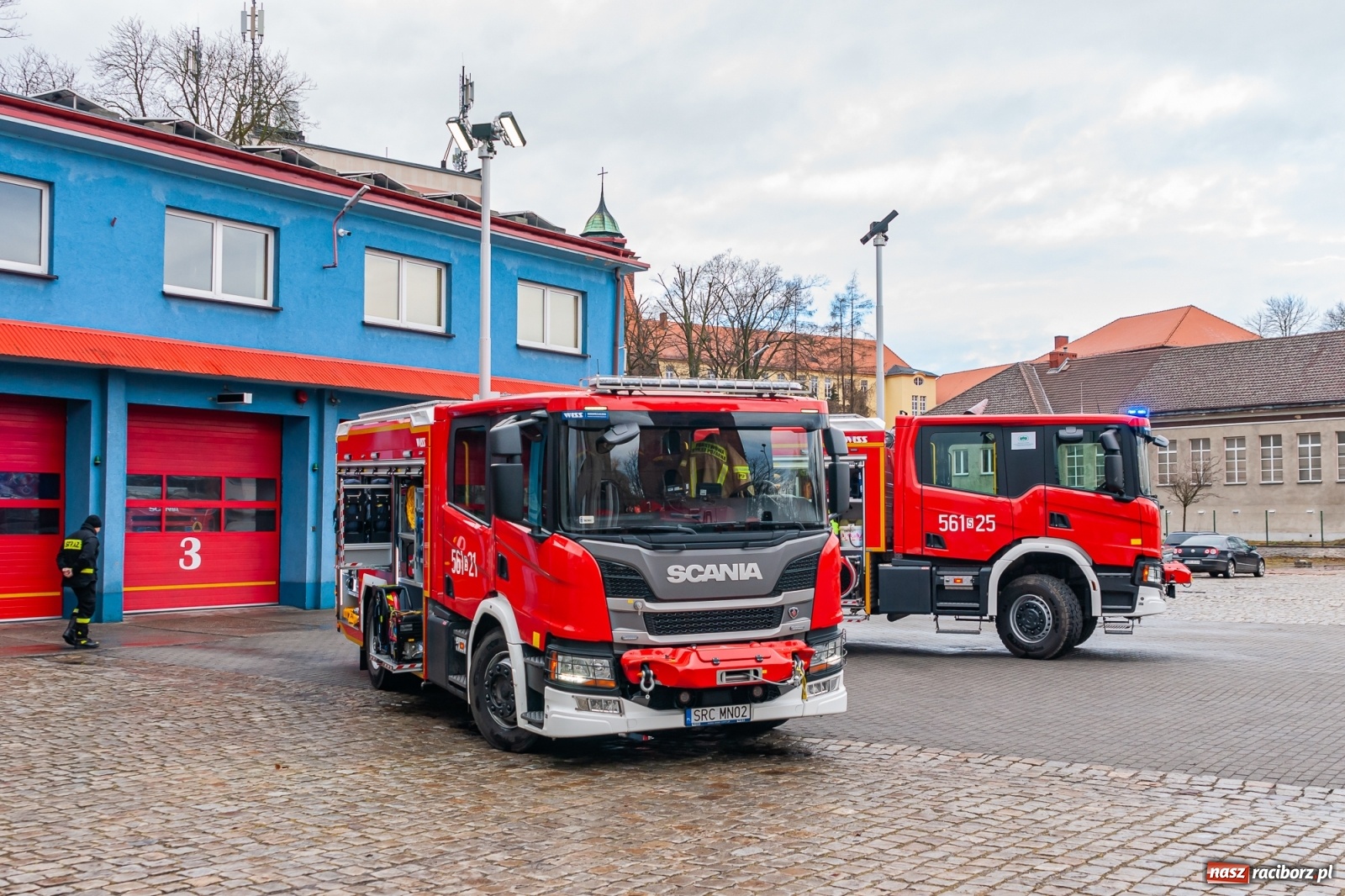 Zdjęcie w galerii na portalu naszraciborz.pl: Raciborscy strażacy pochwalili się nowymi wozami bojowymi [FOTO i WIDEO] wiadomości z regionu