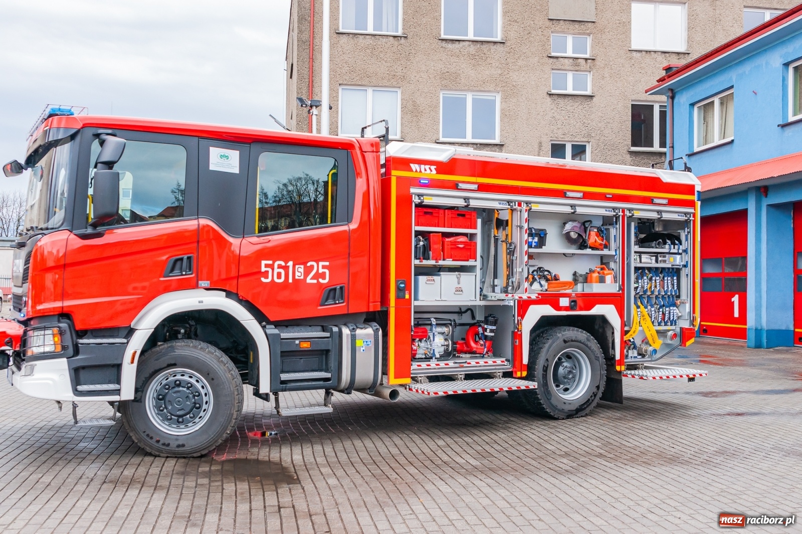 Zdjęcie w galerii na portalu naszraciborz.pl: Raciborscy strażacy pochwalili się nowymi wozami bojowymi [FOTO i WIDEO] wiadomości z regionu