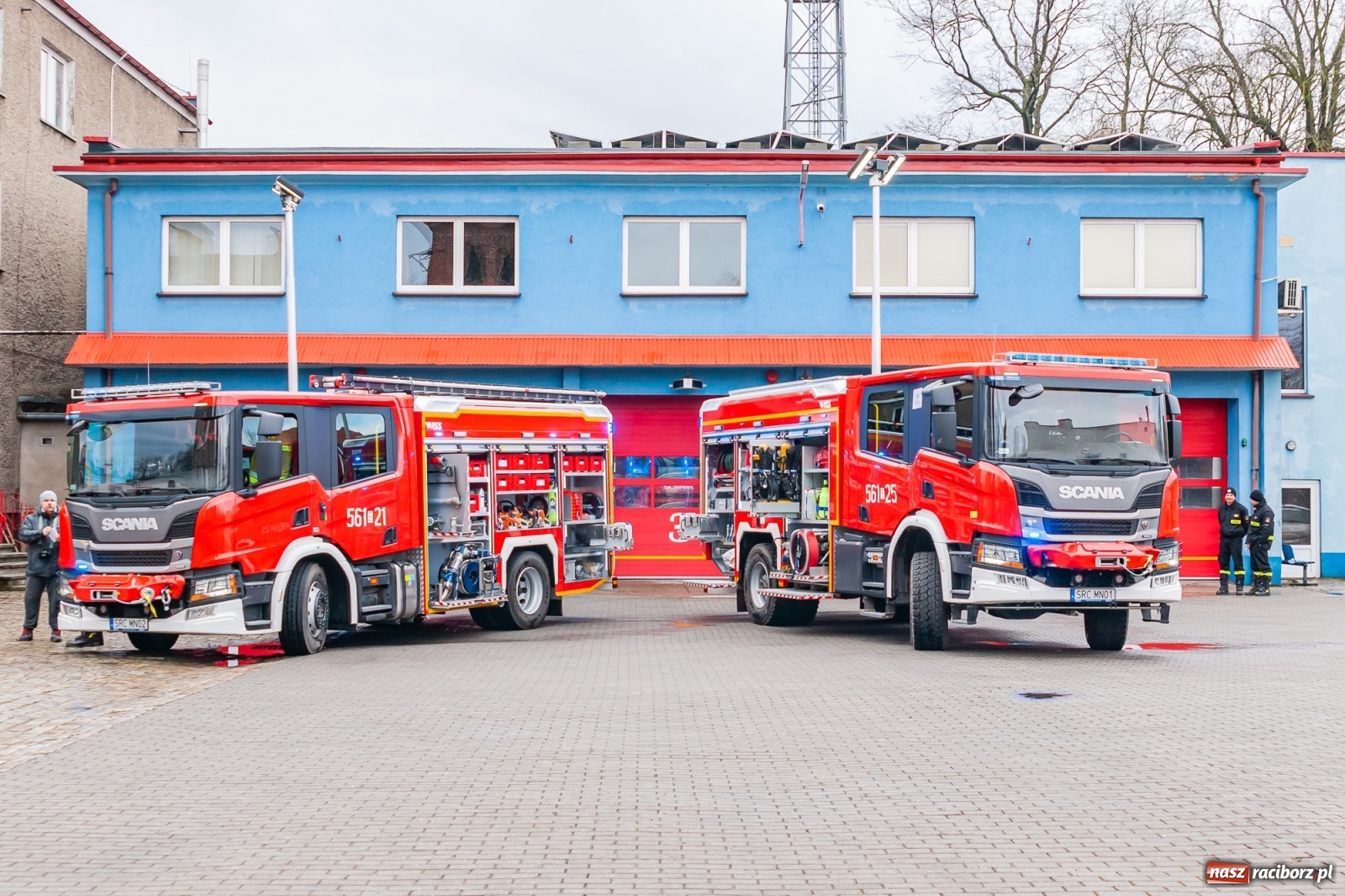 Zdjęcie w galerii na portalu naszraciborz.pl: Raciborscy strażacy pochwalili się nowymi wozami bojowymi [FOTO i WIDEO] wiadomości z regionu