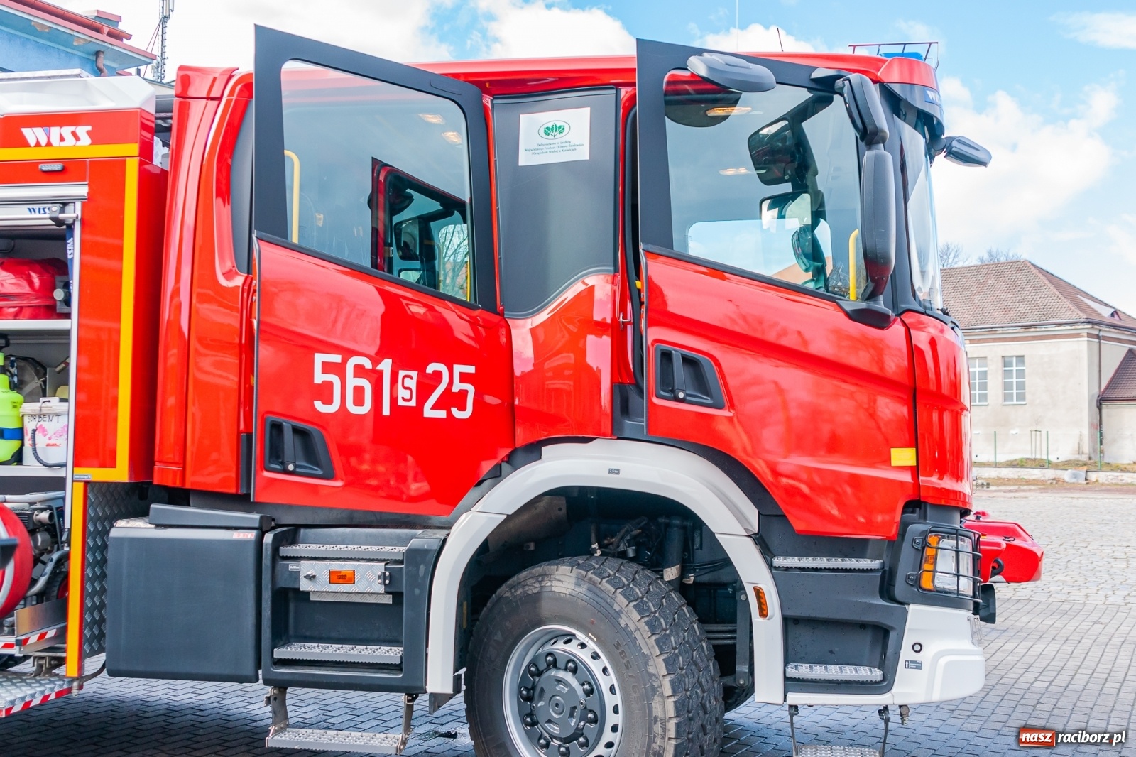 Zdjęcie w galerii na portalu naszraciborz.pl: Raciborscy strażacy pochwalili się nowymi wozami bojowymi [FOTO i WIDEO] wiadomości z regionu