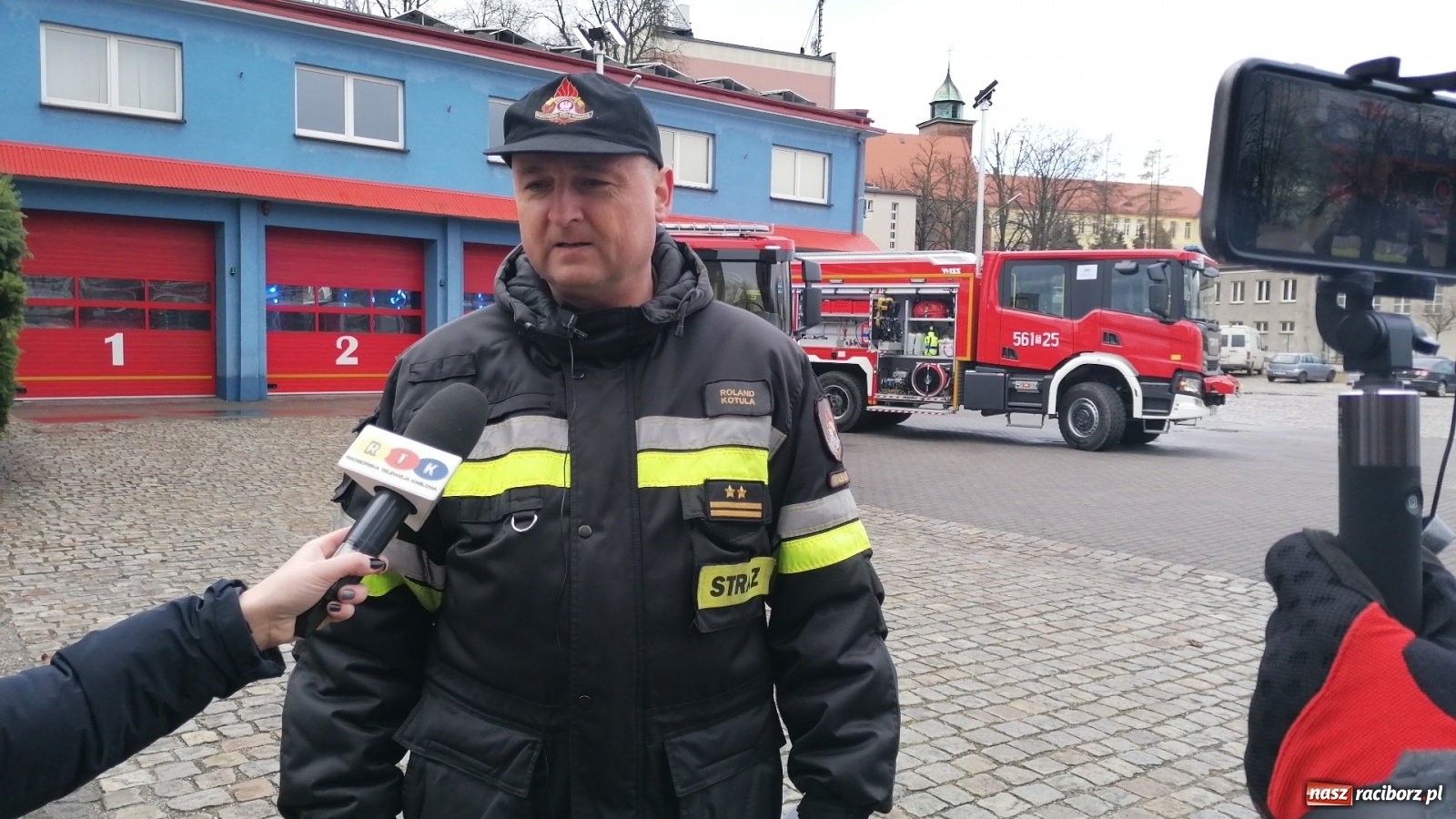 Zdjęcie w galerii na portalu naszraciborz.pl: Raciborscy strażacy pochwalili się nowymi wozami bojowymi [FOTO i WIDEO] wiadomości z regionu