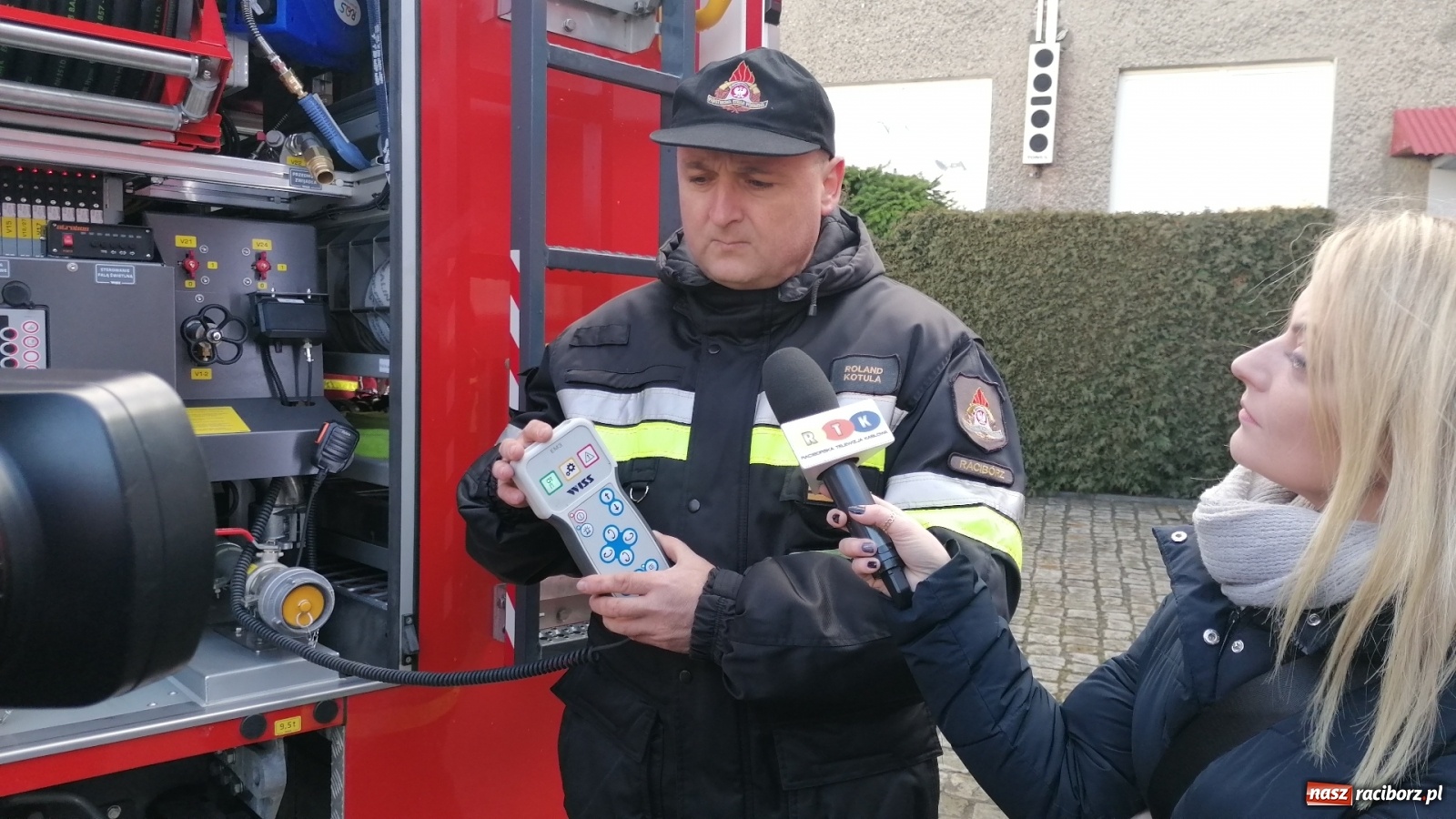 Zdjęcie w galerii na portalu naszraciborz.pl: Raciborscy strażacy pochwalili się nowymi wozami bojowymi [FOTO i WIDEO] wiadomości z regionu