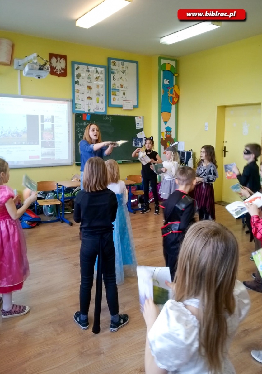 Zdjęcie w galerii na portalu naszraciborz.pl: Biblioteka w Markowicach przywitała nowych czytelników wiadomości z regionu