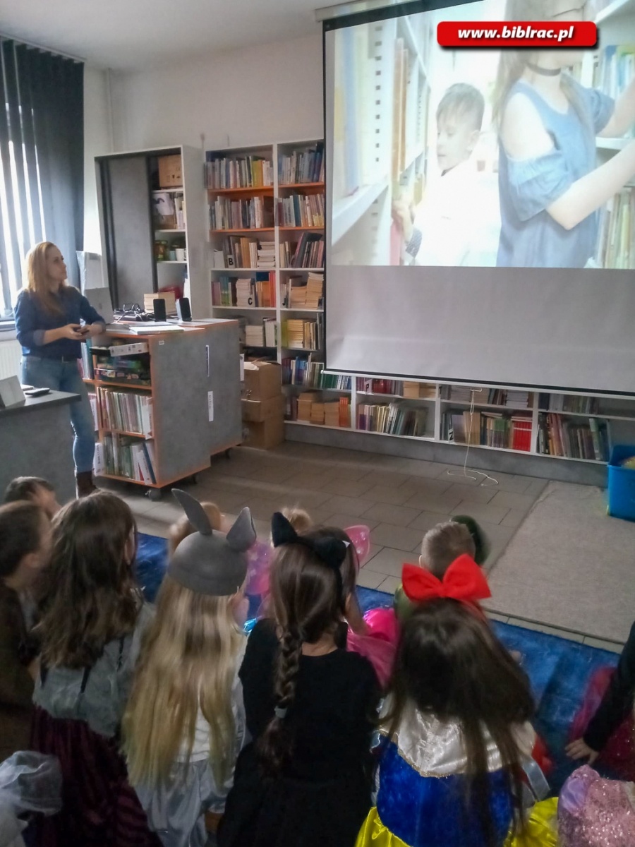 Zdjęcie w galerii na portalu naszraciborz.pl: Biblioteka w Markowicach przywitała nowych czytelników wiadomości z regionu