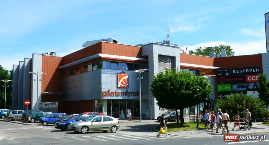 Zdjęcie w galerii na portalu naszraciborz.pl: Po nagrody do Galerii Młyńskiej wiadomości z regionu