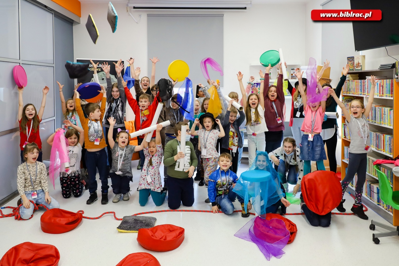 Zdjęcie w galerii na portalu naszraciborz.pl: Księżniczka, rycerz i smok, czyli teatr w bibliotece wiadomości z regionu