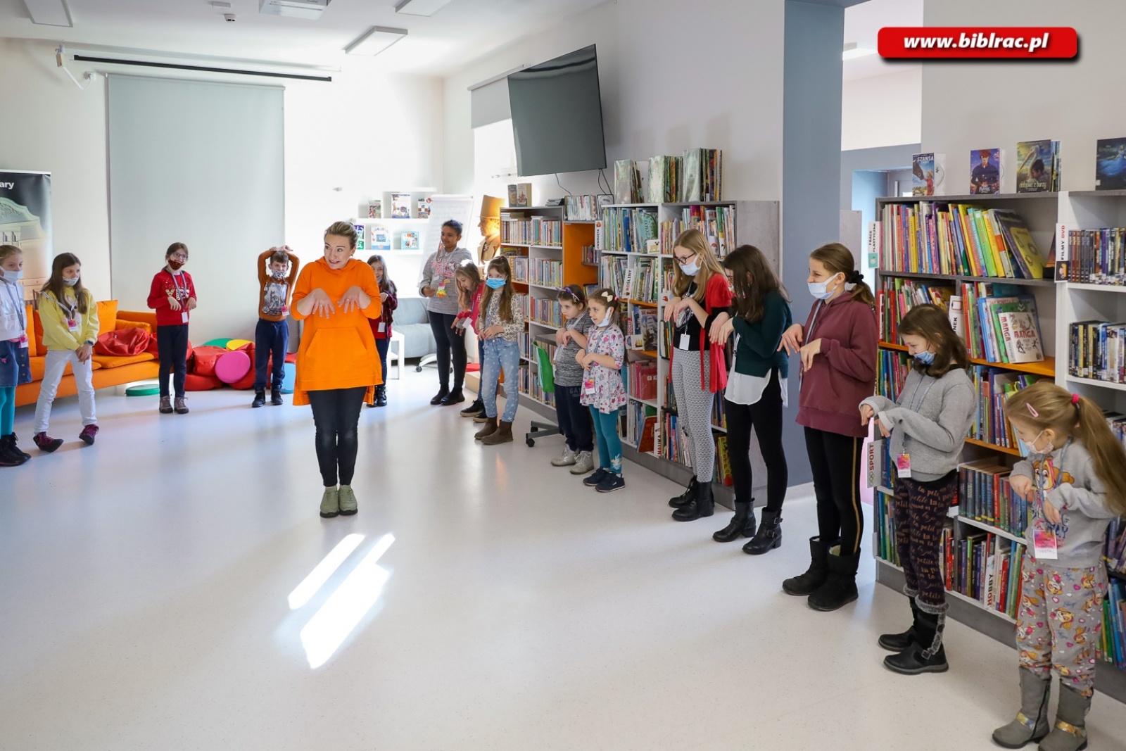 Zdjęcie w galerii na portalu naszraciborz.pl: Księżniczka, rycerz i smok, czyli teatr w bibliotece wiadomości z regionu