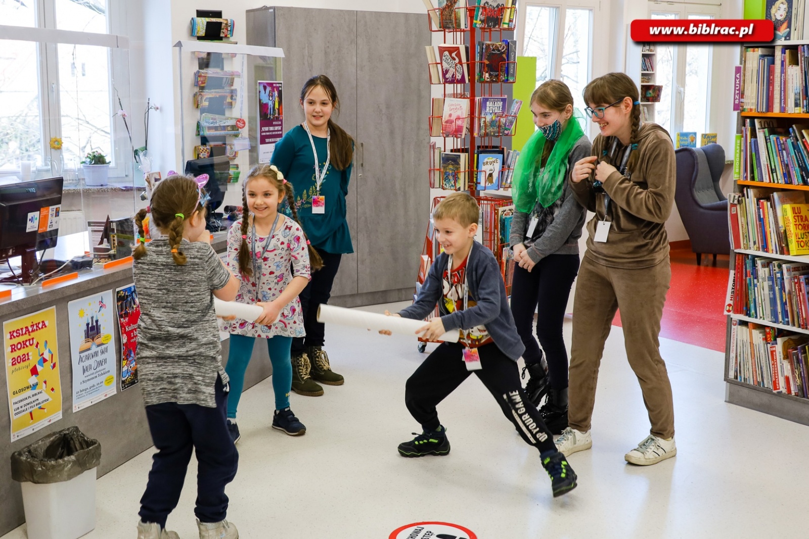 Zdjęcie w galerii na portalu naszraciborz.pl: Księżniczka, rycerz i smok, czyli teatr w bibliotece wiadomości z regionu