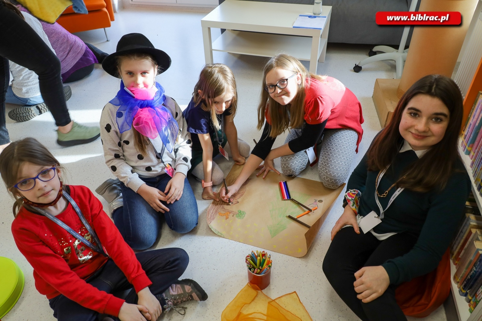 Zdjęcie w galerii na portalu naszraciborz.pl: Księżniczka, rycerz i smok, czyli teatr w bibliotece wiadomości z regionu