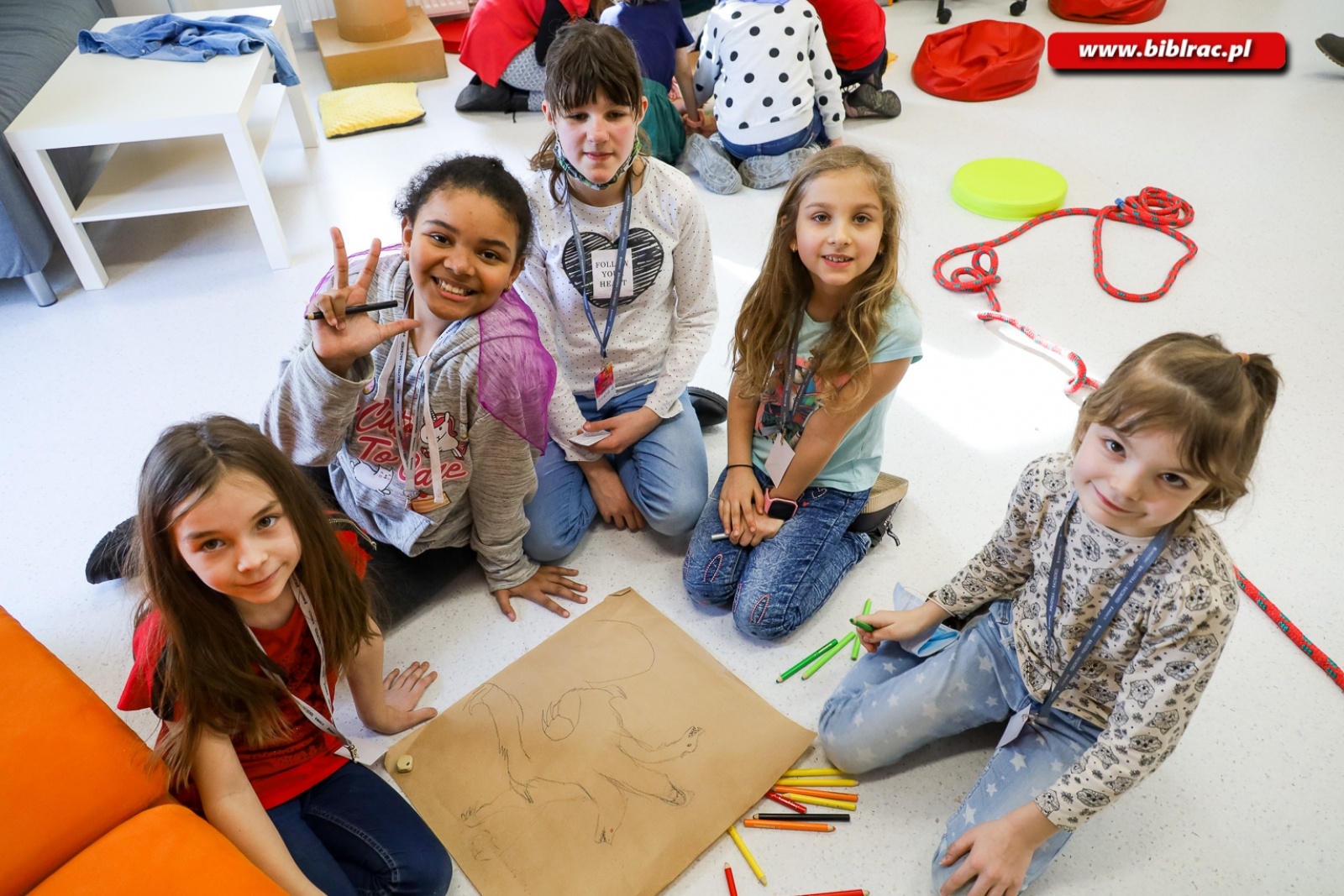 Zdjęcie w galerii na portalu naszraciborz.pl: Księżniczka, rycerz i smok, czyli teatr w bibliotece wiadomości z regionu