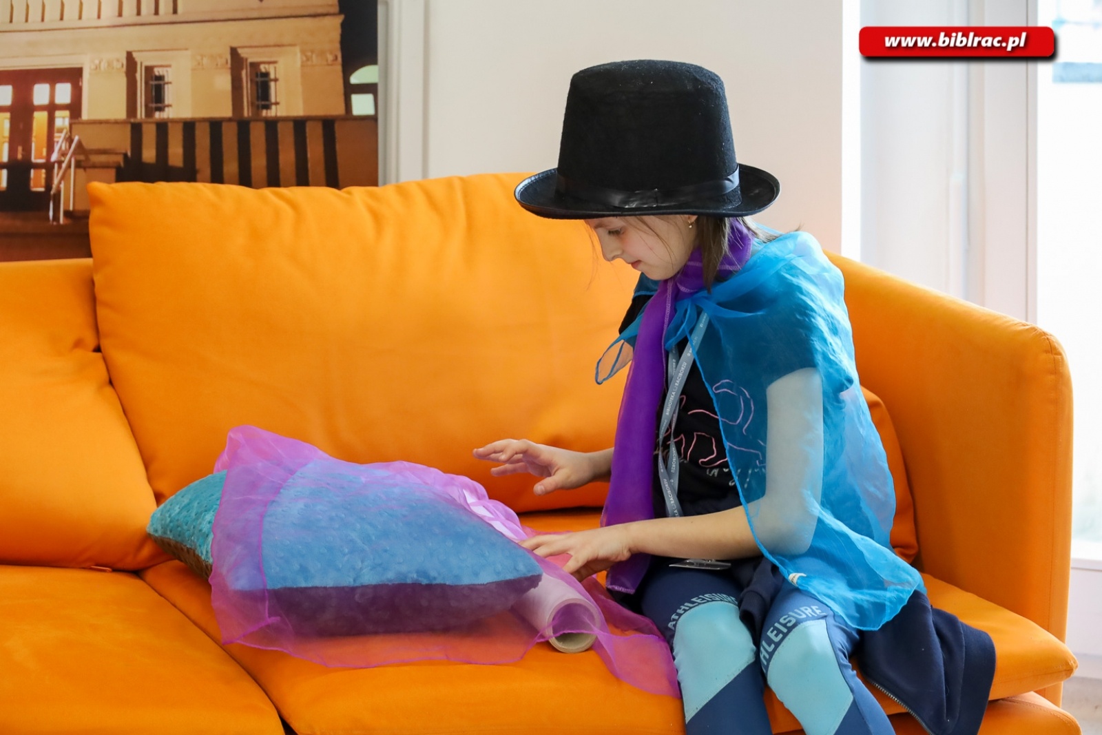 Zdjęcie w galerii na portalu naszraciborz.pl: Księżniczka, rycerz i smok, czyli teatr w bibliotece wiadomości z regionu