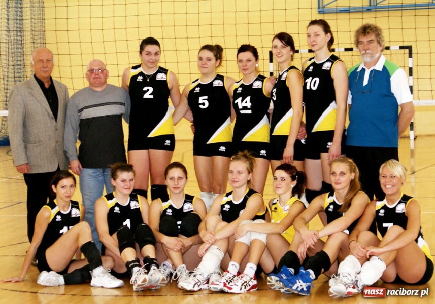 Zdjęcie w galerii na portalu naszraciborz.pl: Krzanowiczanki grały jak w transie wiadomości z regionu