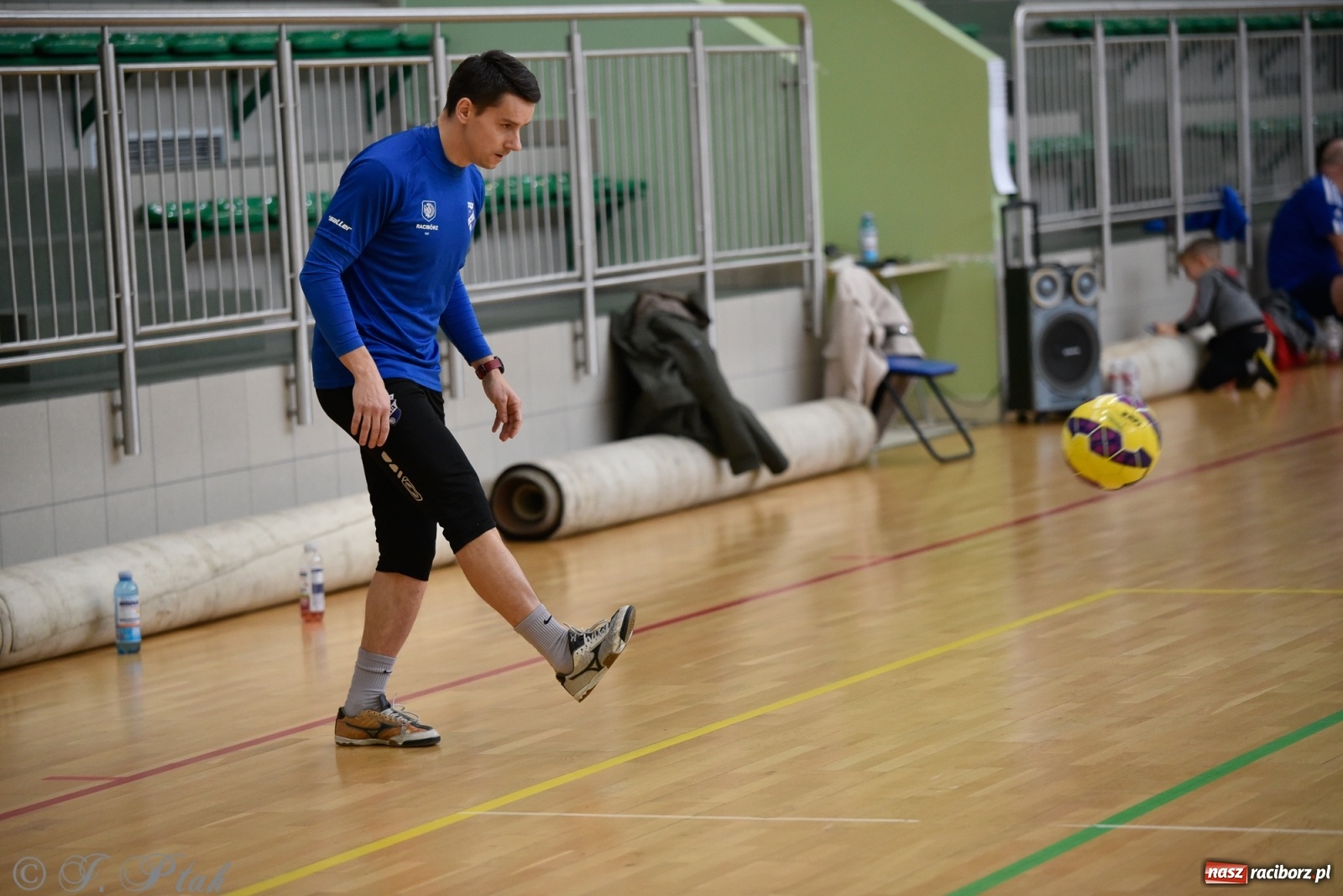 Zdjęcie w galerii na portalu naszraciborz.pl: Turniej siatkonogi w Arenie Rafako [FOTO] wiadomości z regionu