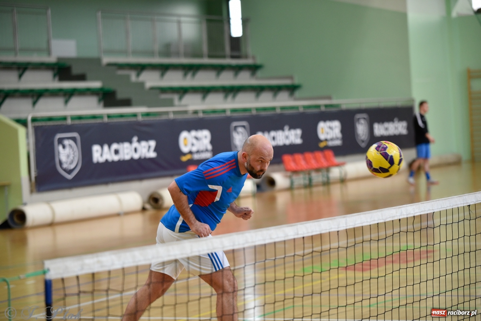 Zdjęcie w galerii na portalu naszraciborz.pl: Turniej siatkonogi w Arenie Rafako [FOTO] wiadomości z regionu