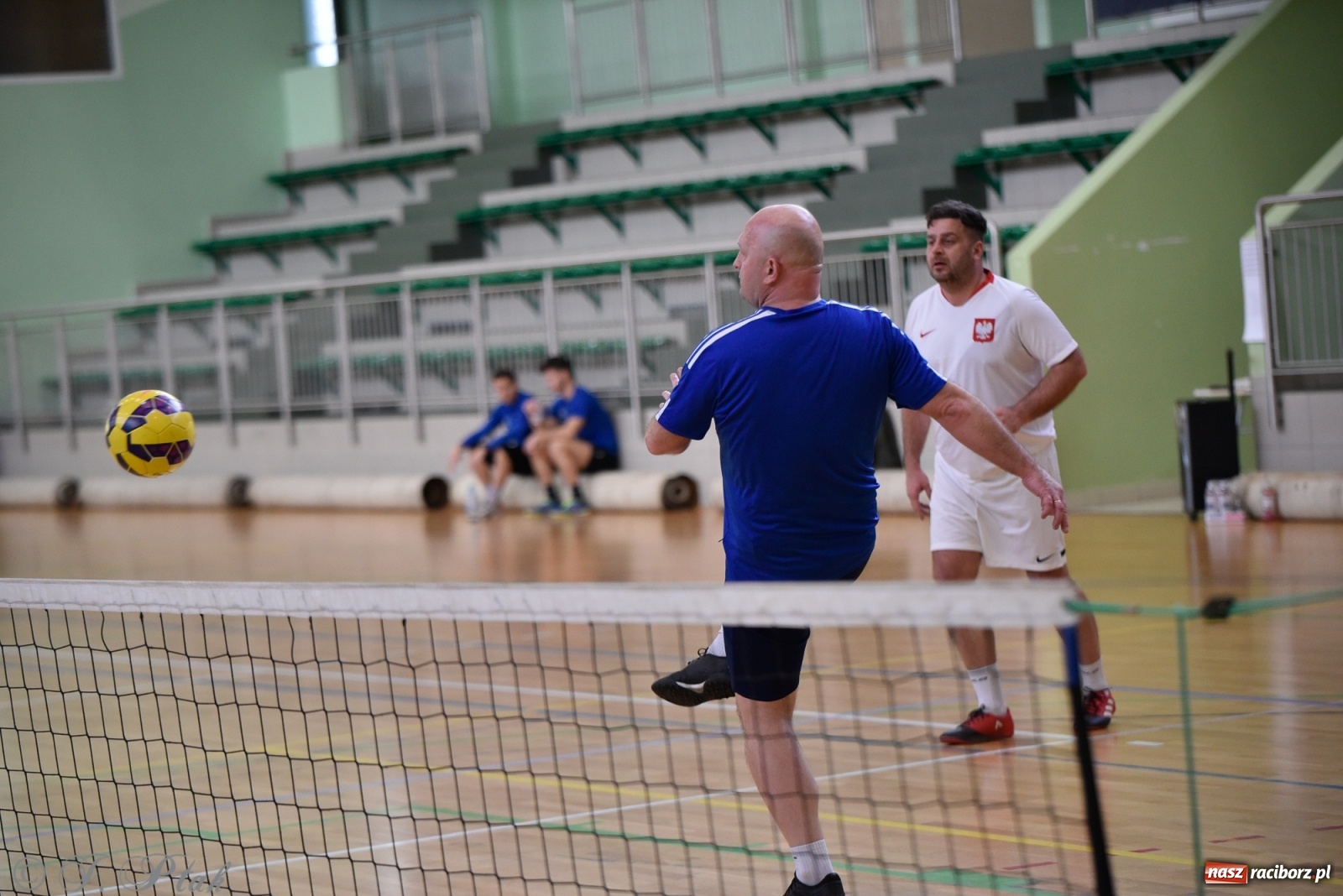 Zdjęcie w galerii na portalu naszraciborz.pl: Turniej siatkonogi w Arenie Rafako [FOTO] wiadomości z regionu