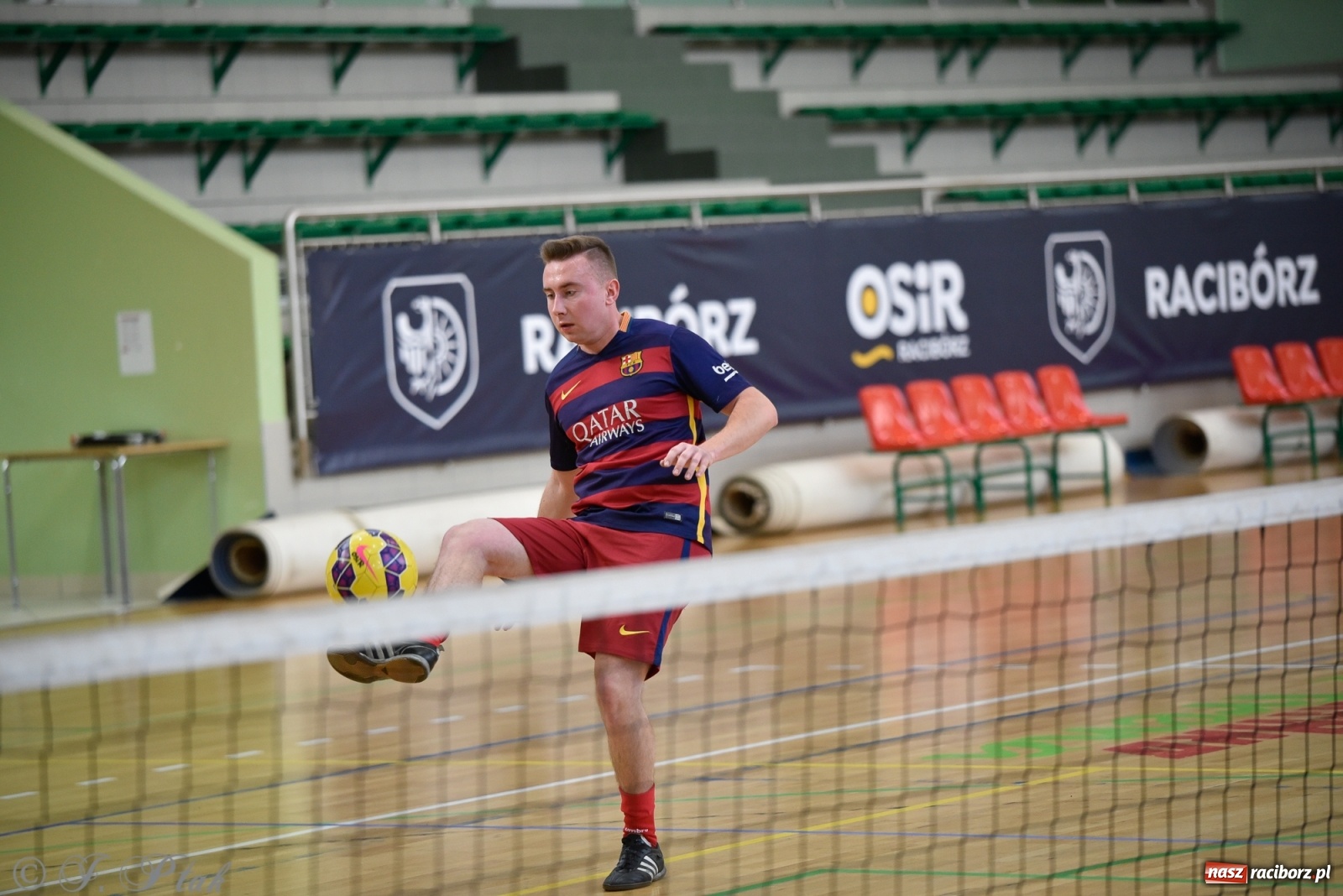 Zdjęcie w galerii na portalu naszraciborz.pl: Turniej siatkonogi w Arenie Rafako [FOTO] wiadomości z regionu