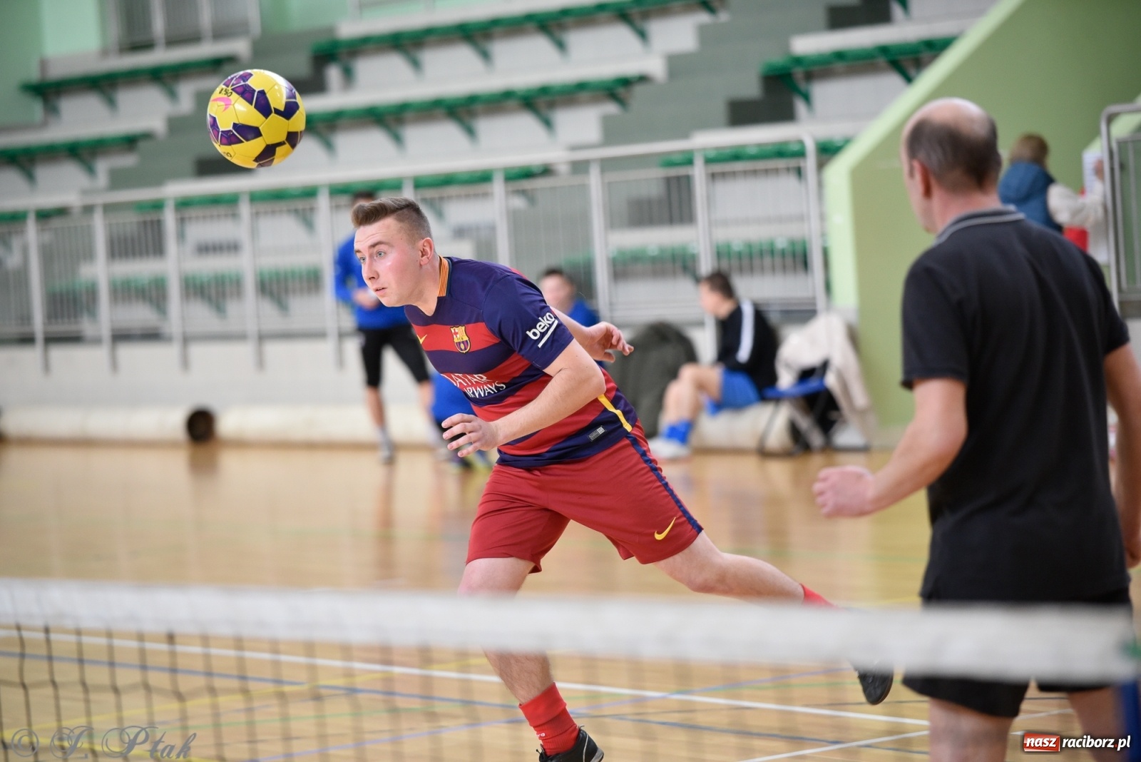 Zdjęcie w galerii na portalu naszraciborz.pl: Turniej siatkonogi w Arenie Rafako [FOTO] wiadomości z regionu