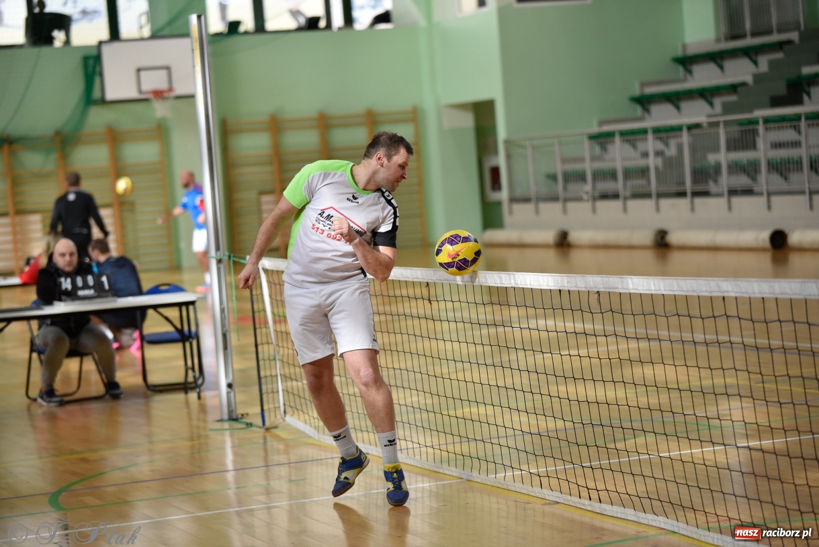 Zdjęcie w galerii na portalu naszraciborz.pl: Turniej siatkonogi w Arenie Rafako [FOTO] wiadomości z regionu