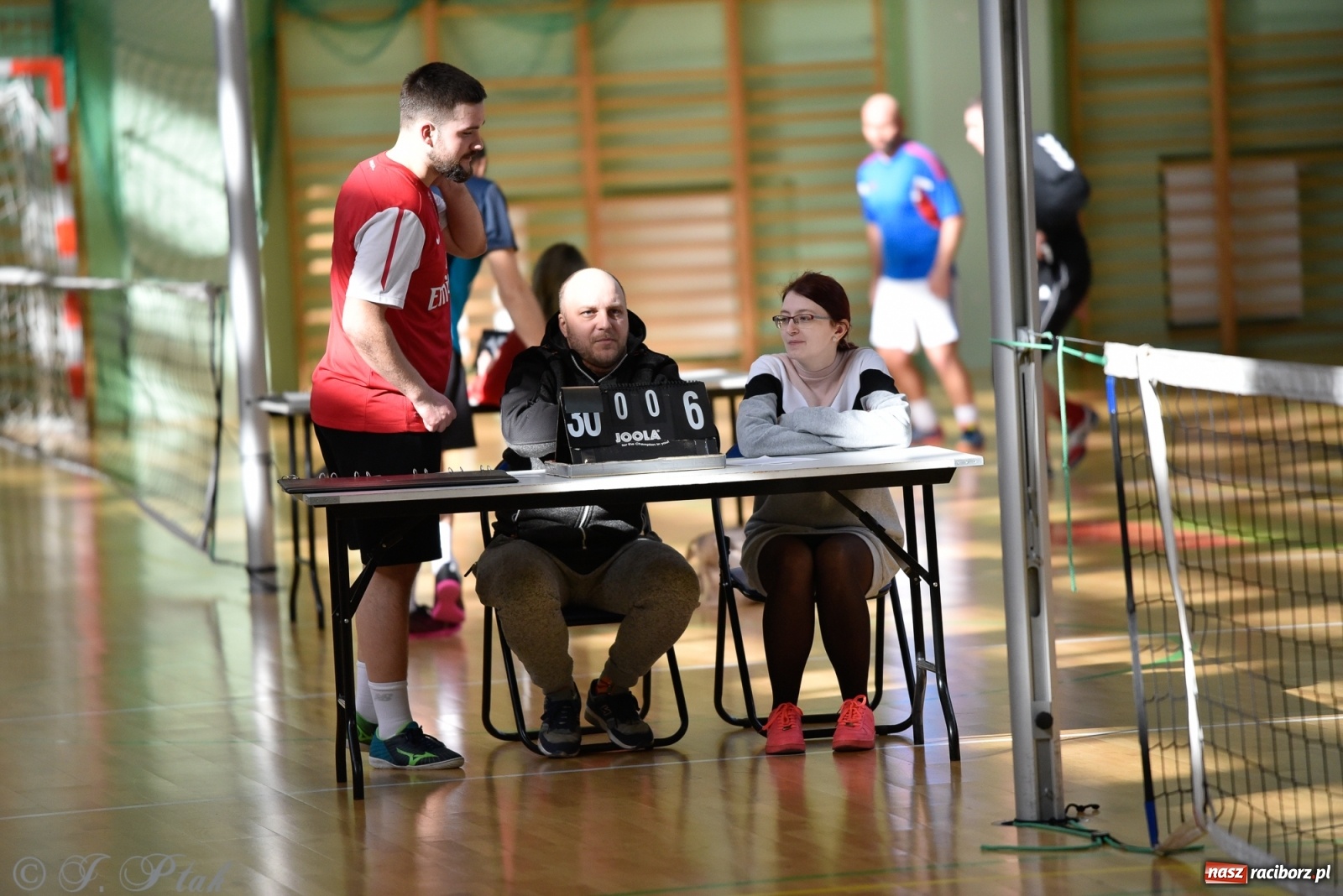 Zdjęcie w galerii na portalu naszraciborz.pl: Turniej siatkonogi w Arenie Rafako [FOTO] wiadomości z regionu