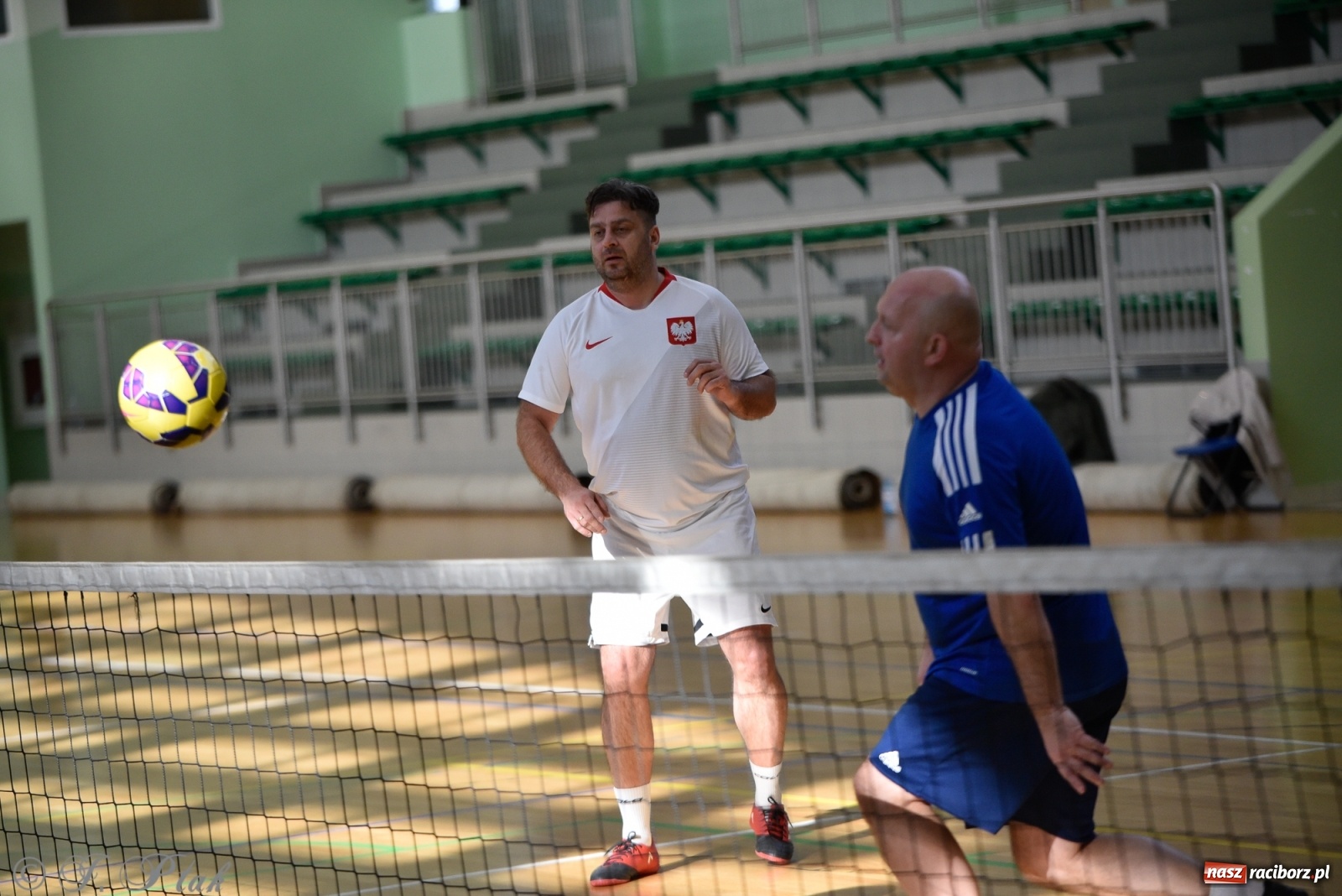 Zdjęcie w galerii na portalu naszraciborz.pl: Turniej siatkonogi w Arenie Rafako [FOTO] wiadomości z regionu