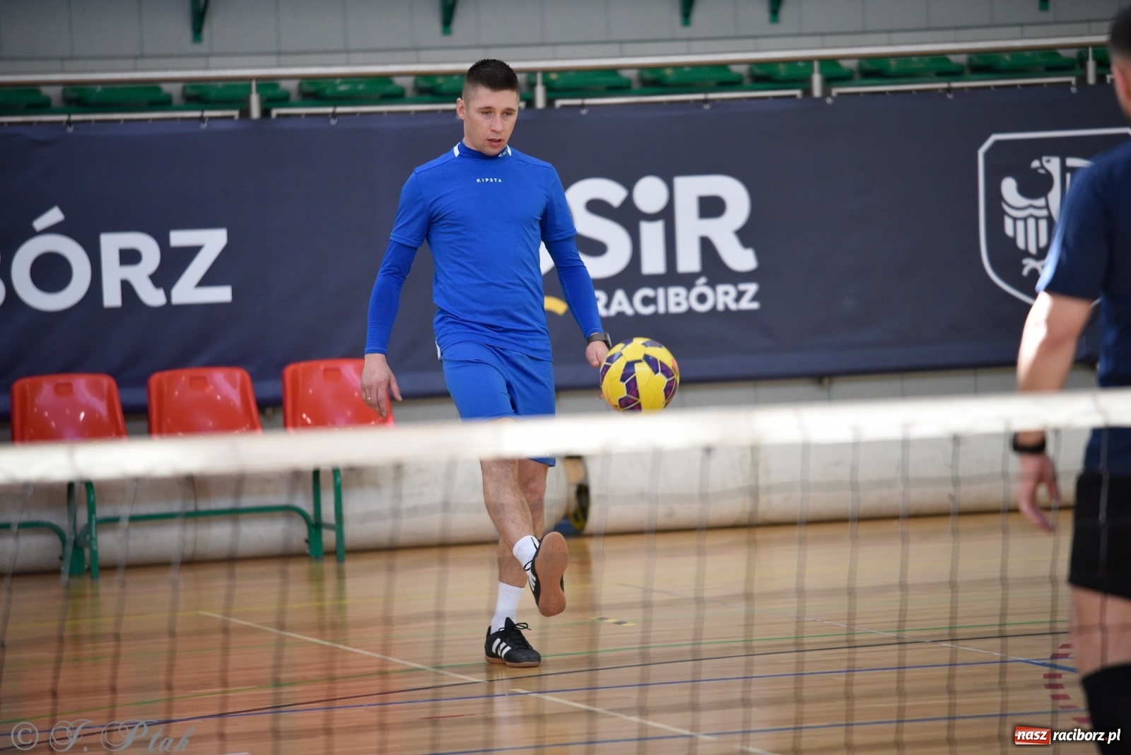 Zdjęcie w galerii na portalu naszraciborz.pl: Turniej siatkonogi w Arenie Rafako [FOTO] wiadomości z regionu