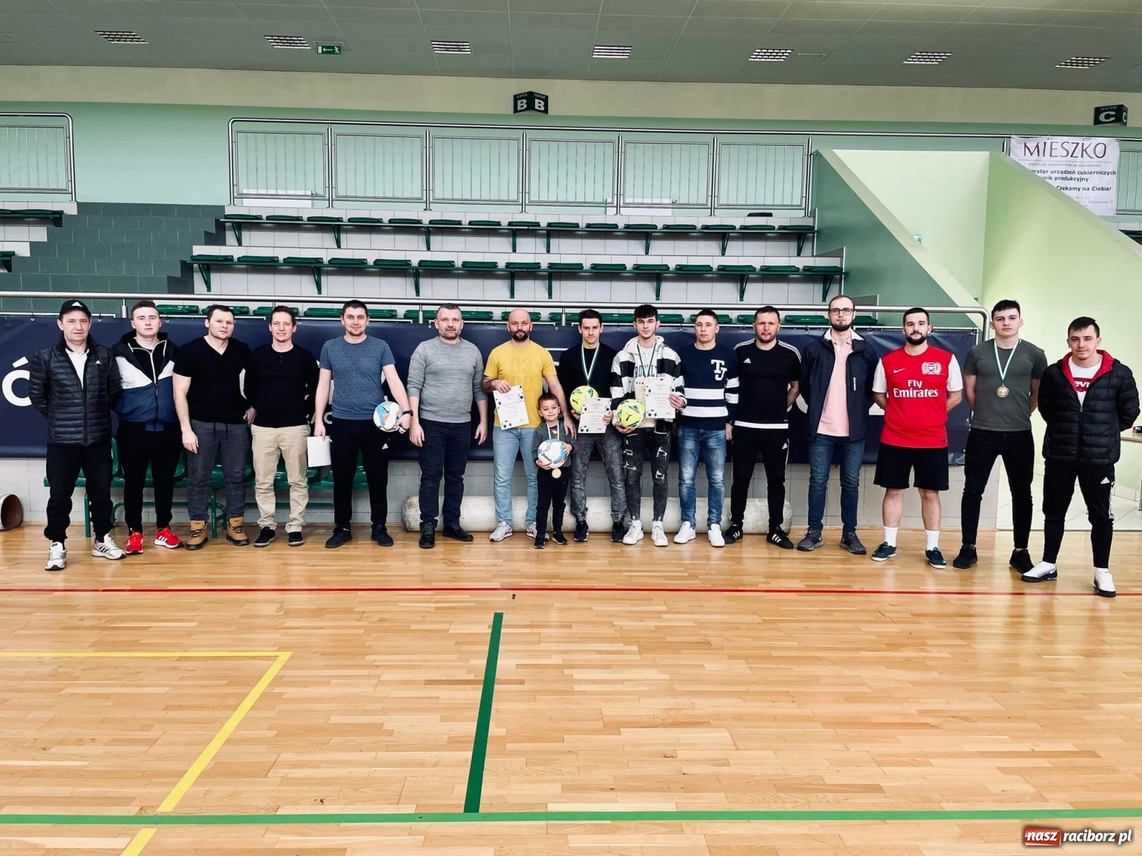 Zdjęcie w galerii na portalu naszraciborz.pl: Turniej siatkonogi w Arenie Rafako [FOTO] wiadomości z regionu