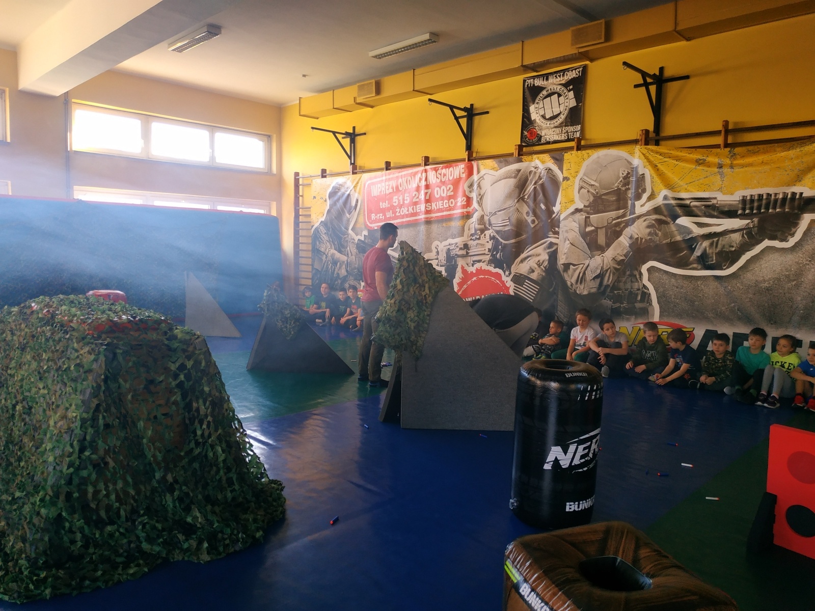 Zdjęcie w galerii na portalu naszraciborz.pl: Rywalizacja w NERF połączyła pokolenia [FOTO] wiadomości z regionu