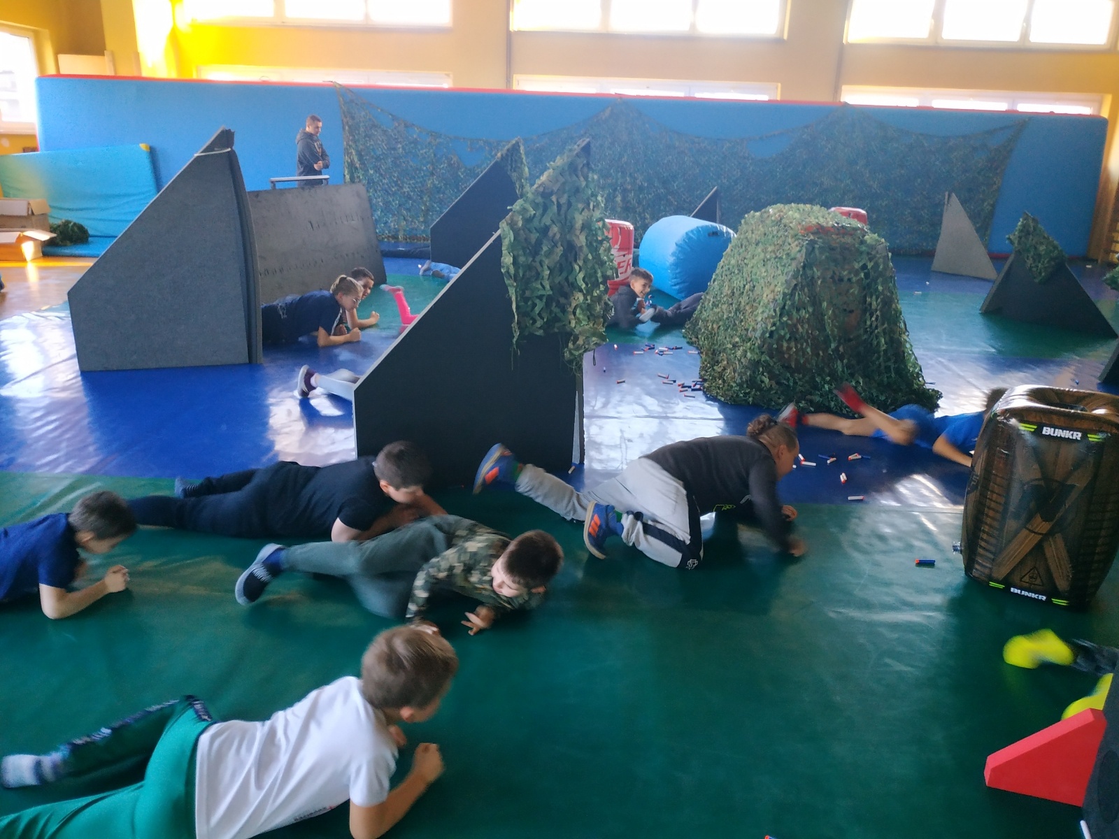 Zdjęcie w galerii na portalu naszraciborz.pl: Rywalizacja w NERF połączyła pokolenia [FOTO] wiadomości z regionu