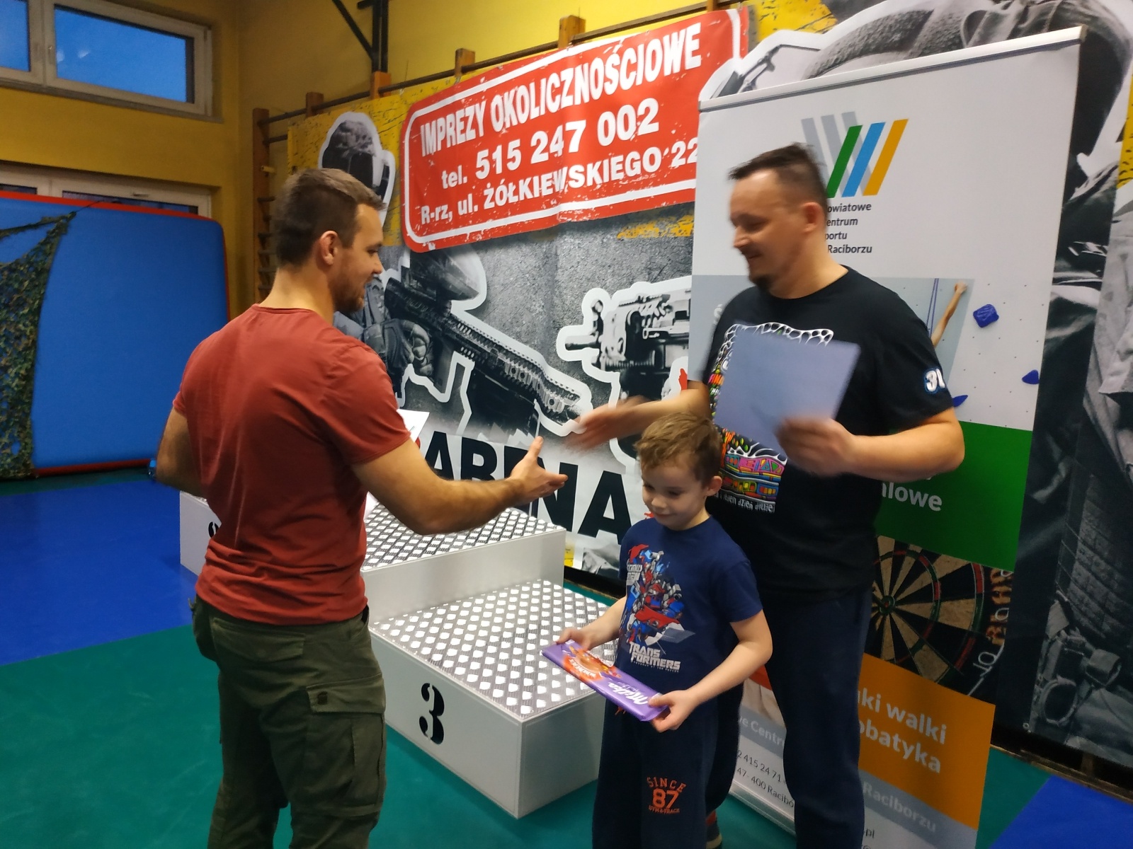 Zdjęcie w galerii na portalu naszraciborz.pl: Rywalizacja w NERF połączyła pokolenia [FOTO] wiadomości z regionu