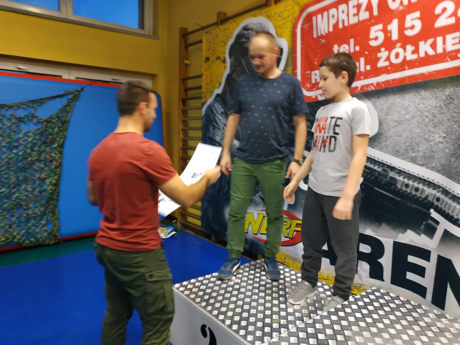 Zdjęcie w galerii na portalu naszraciborz.pl: Rywalizacja w NERF połączyła pokolenia [FOTO] wiadomości z regionu