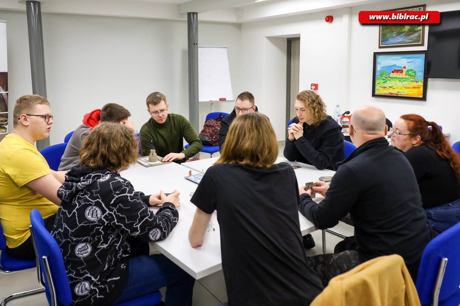 Zdjęcie w galerii na portalu naszraciborz.pl: Nocny maraton planszówek w raciborskiej bibliotece wiadomości z regionu