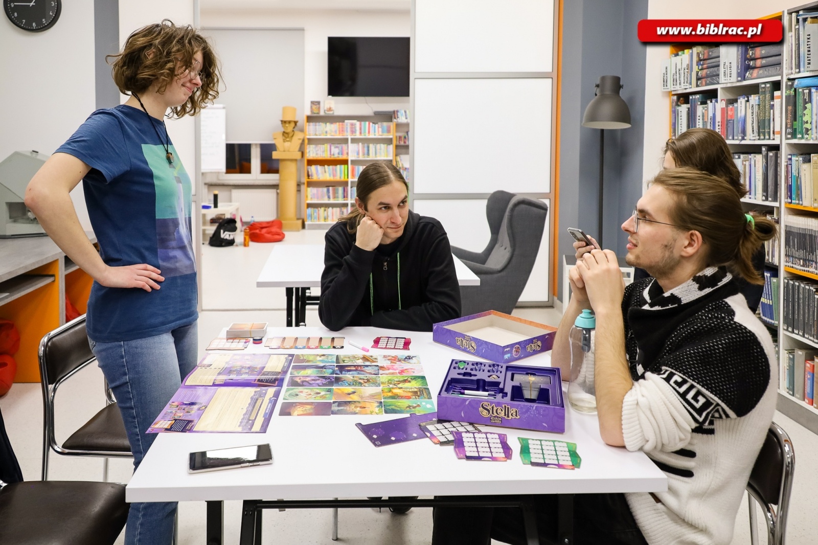 Zdjęcie w galerii na portalu naszraciborz.pl: Nocny maraton planszówek w raciborskiej bibliotece wiadomości z regionu
