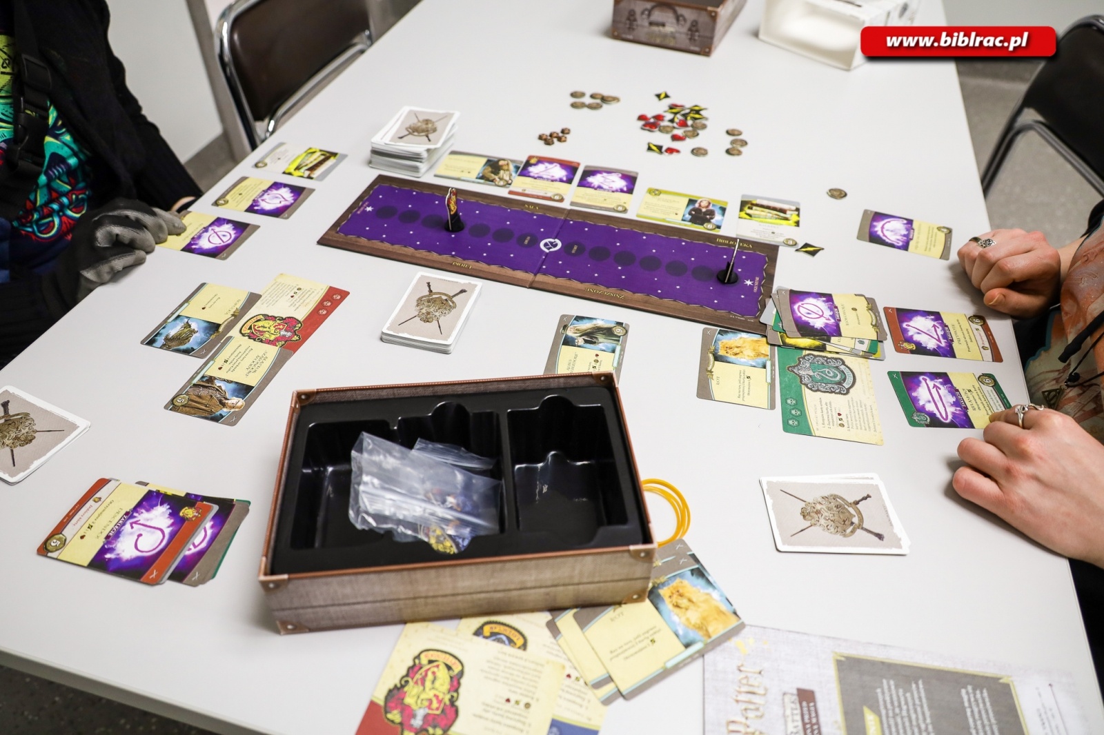 Zdjęcie w galerii na portalu naszraciborz.pl: Nocny maraton planszówek w raciborskiej bibliotece wiadomości z regionu