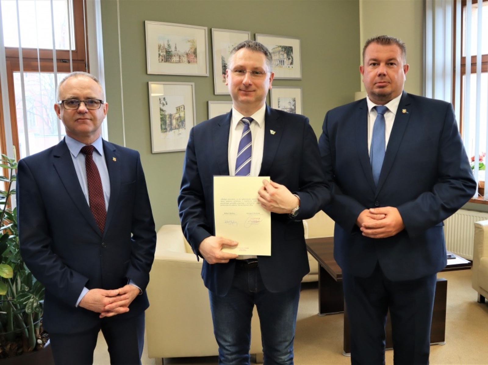 Zdjęcie w galerii na portalu naszraciborz.pl: Myśliwy złożył ślubowanie, w ZSO nr 1 konkurs wiadomości z regionu