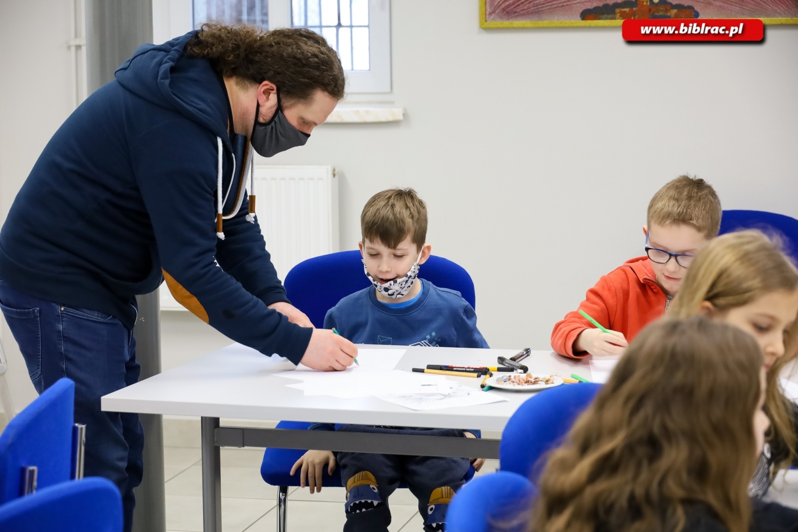 Zdjęcie w galerii na portalu naszraciborz.pl: Disney i manga w bibliotece. Warsztaty z Szymonem Telukiem [FOTO] wiadomości z regionu