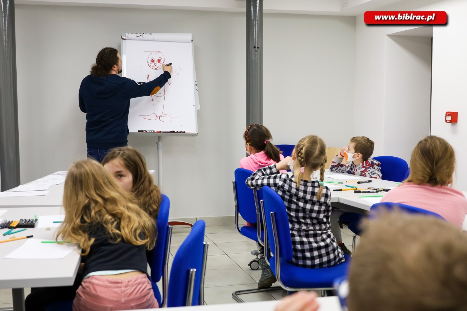 Zdjęcie w galerii na portalu naszraciborz.pl: Disney i manga w bibliotece. Warsztaty z Szymonem Telukiem [FOTO] wiadomości z regionu