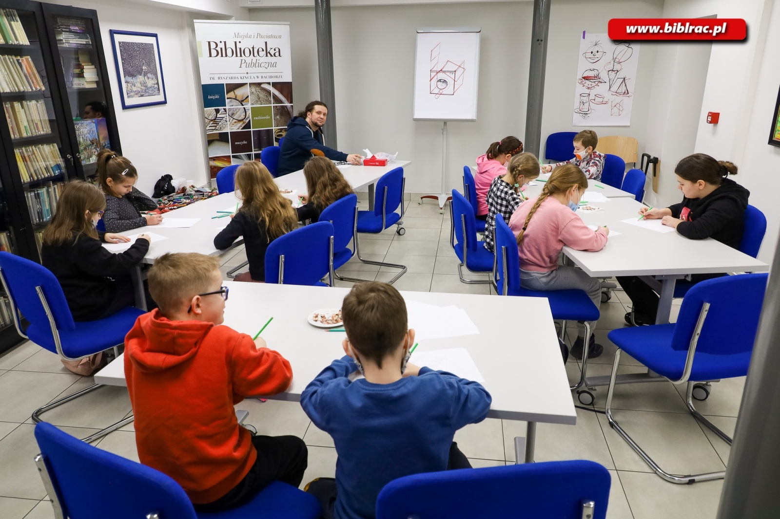 Zdjęcie w galerii na portalu naszraciborz.pl: Disney i manga w bibliotece. Warsztaty z Szymonem Telukiem [FOTO] wiadomości z regionu