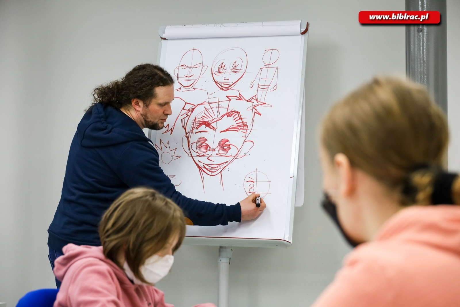 Zdjęcie w galerii na portalu naszraciborz.pl: Disney i manga w bibliotece. Warsztaty z Szymonem Telukiem [FOTO] wiadomości z regionu