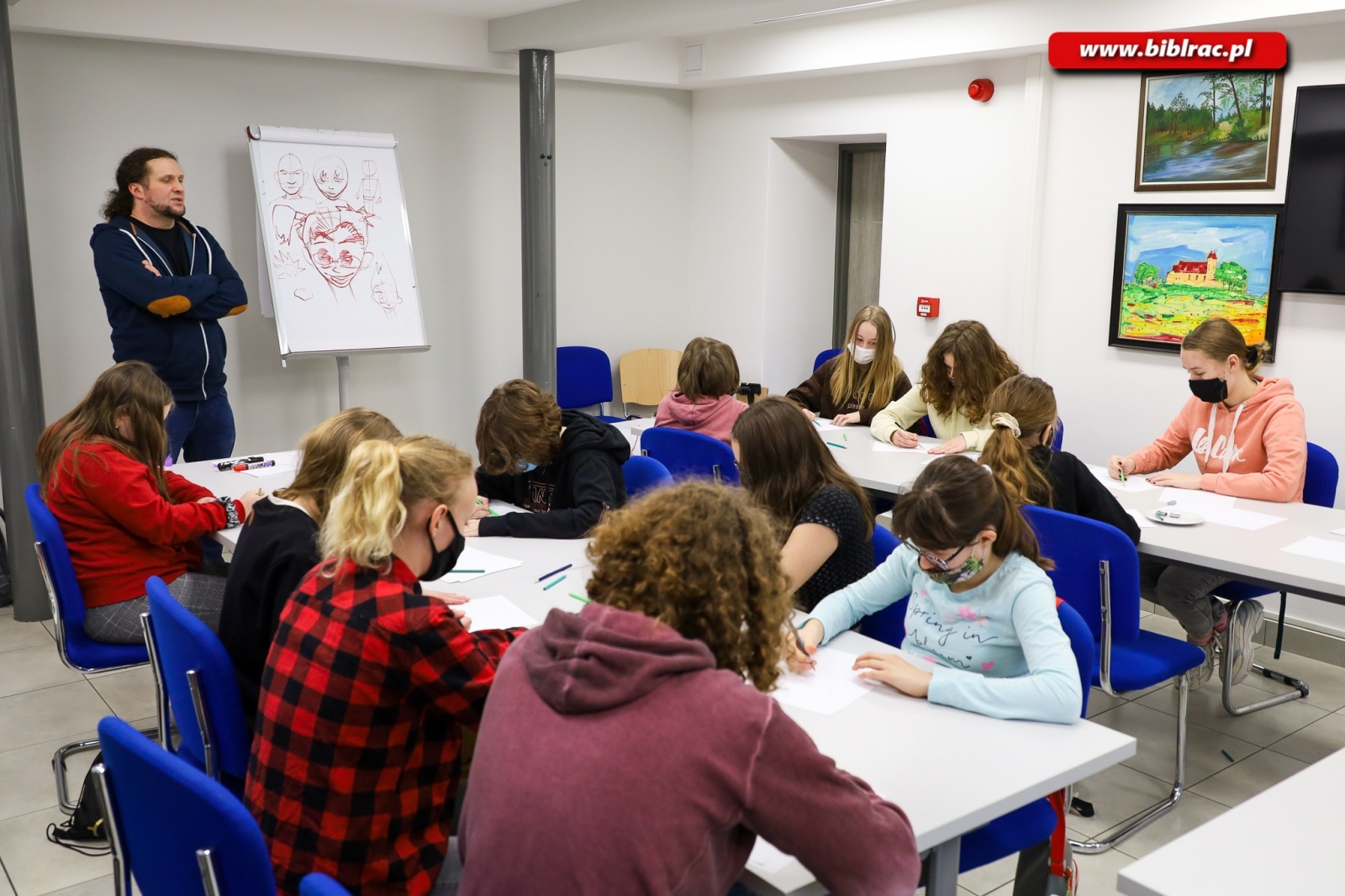 Zdjęcie w galerii na portalu naszraciborz.pl: Disney i manga w bibliotece. Warsztaty z Szymonem Telukiem [FOTO] wiadomości z regionu