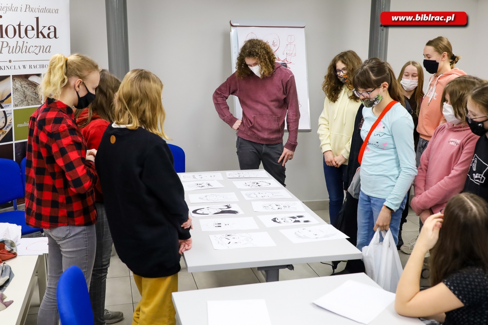 Zdjęcie w galerii na portalu naszraciborz.pl: Disney i manga w bibliotece. Warsztaty z Szymonem Telukiem [FOTO] wiadomości z regionu